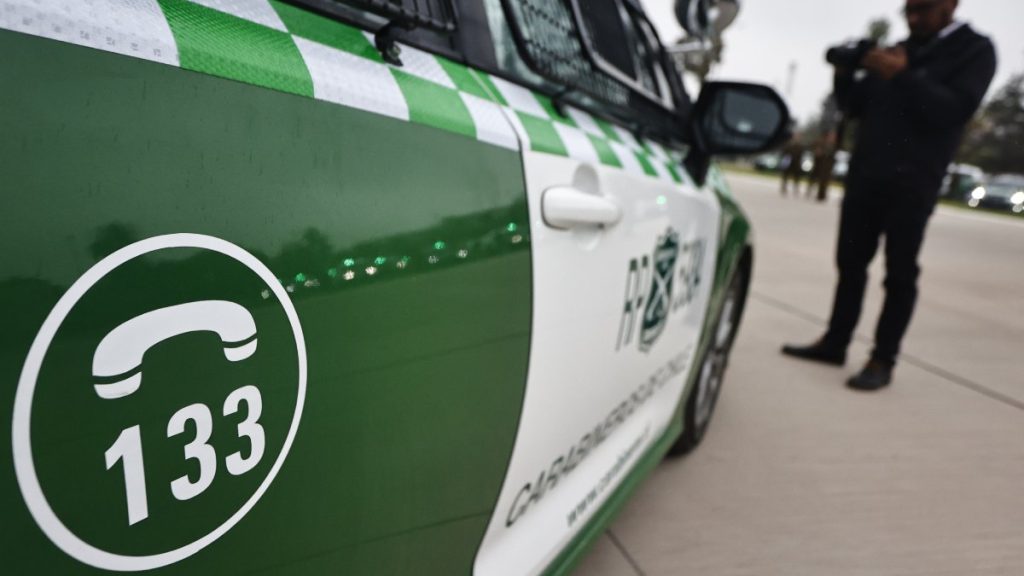 Carabineros Golpean A Hombre