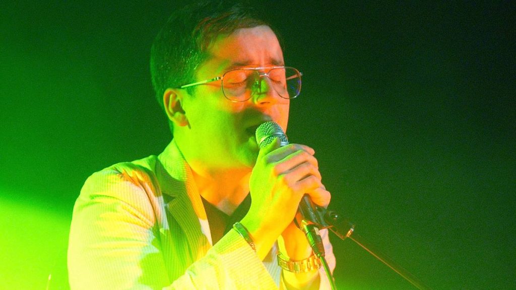 Hot Chip Lanzo Nuevo Video De Broken