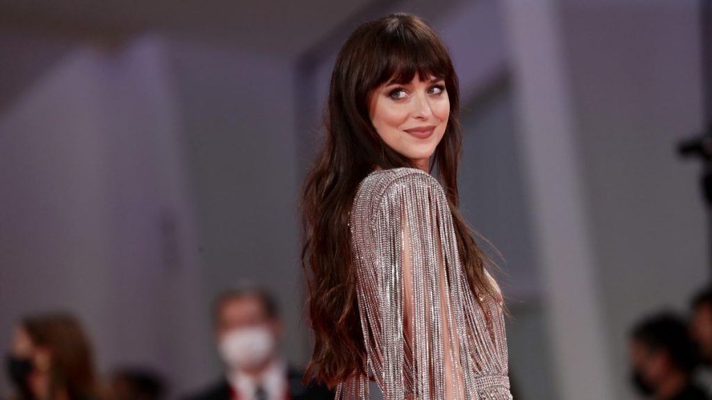 Dakota Johnson Se Ve Irreconocible En Nuevo Cambio De Look