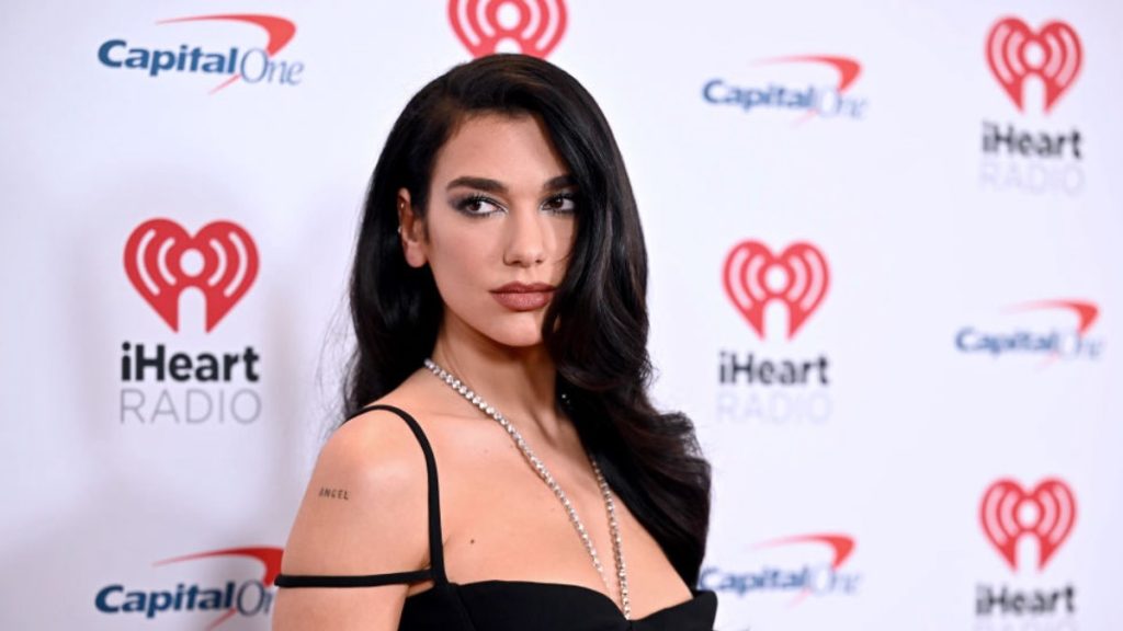 ¿Se Aproxima Colaboración?_ Dua Lipa Se Reúne Con Pedro Almodóvar En Madrid