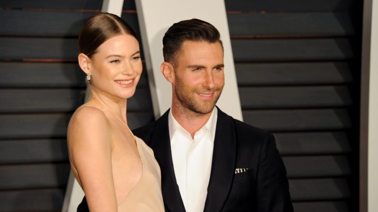 Adam Levine Y Behati Prinsloo Dieron La Bienvenida A Su Tercer Hijo