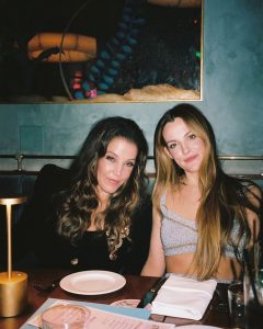 Hija De Lisa Marie Presley Esta Agradecida Por Tener última Foto Con Su Madre
