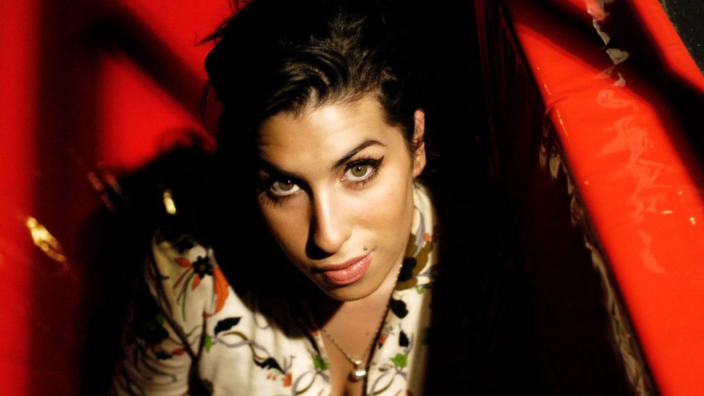 Publican Primer Adelanto De Pelicula Biografica De Amy Winehouse Back To Black