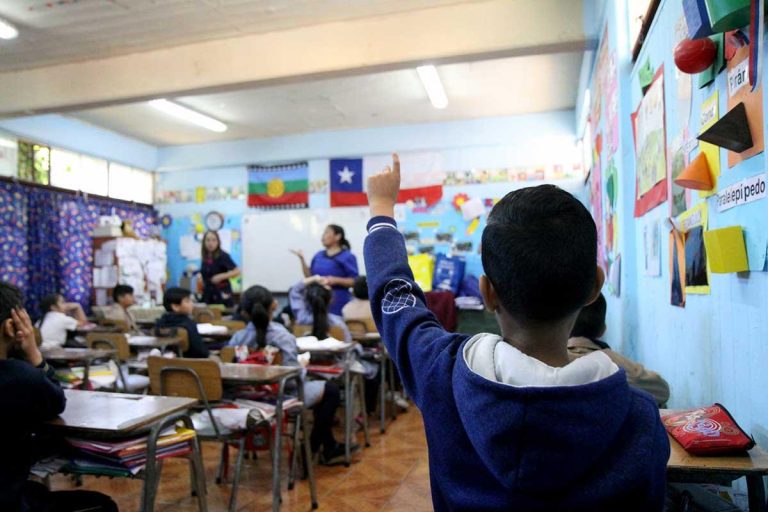 Estudio del CEP arrojó nuevos datos sobre la crisis educacional postpandemia. Sebastián Izquierdo, uno de los autores, nos contó al respecto.