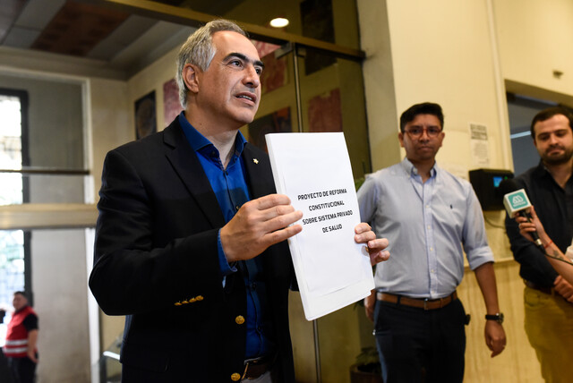 Senador Francisco Chahuán: "El gobierno no cree en la previsión mixta en materia de salud"