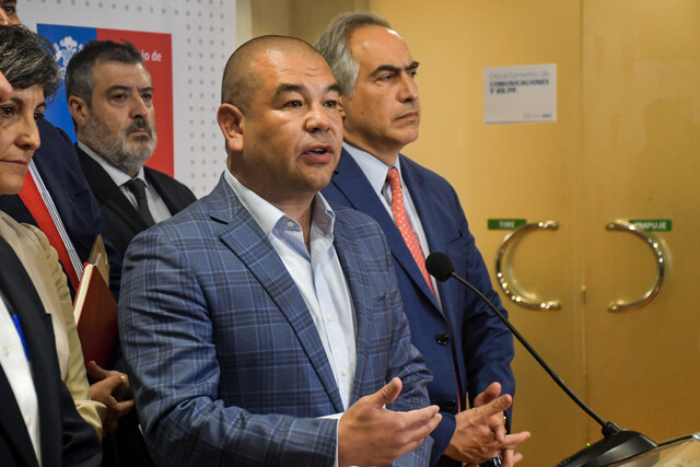 En Radio Concierto, el Superintendente de Salud, Víctor Torres, descartó una intencionalidad política en la decisión