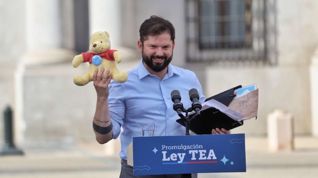 El Tierno Regalo Que Recibió El Presidente Boric En Discurso