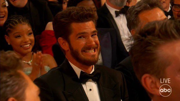 Lo hizo de nuevo: Andrew Garfield se volvió viral por particular reacción en la ceremonia de los Oscar