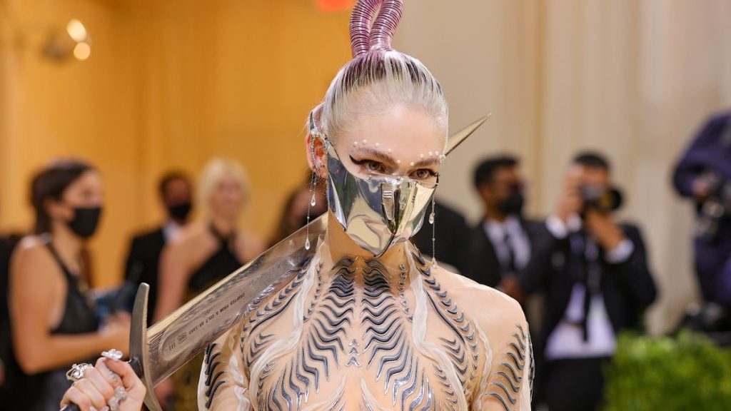 Grimes Adelanta Nueva Musica