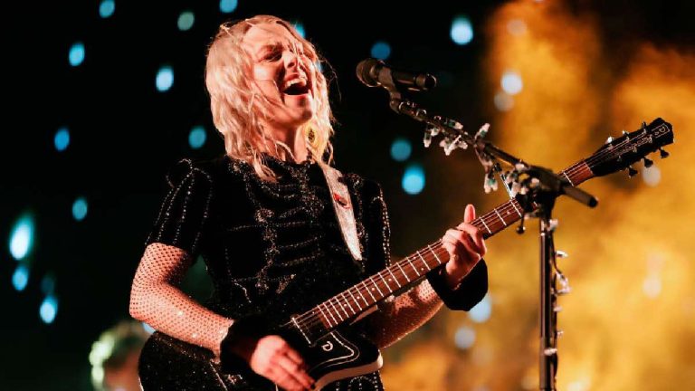 Phoebe Bridgers Es Nombrada Como Mujer Del Año Por Revista Times