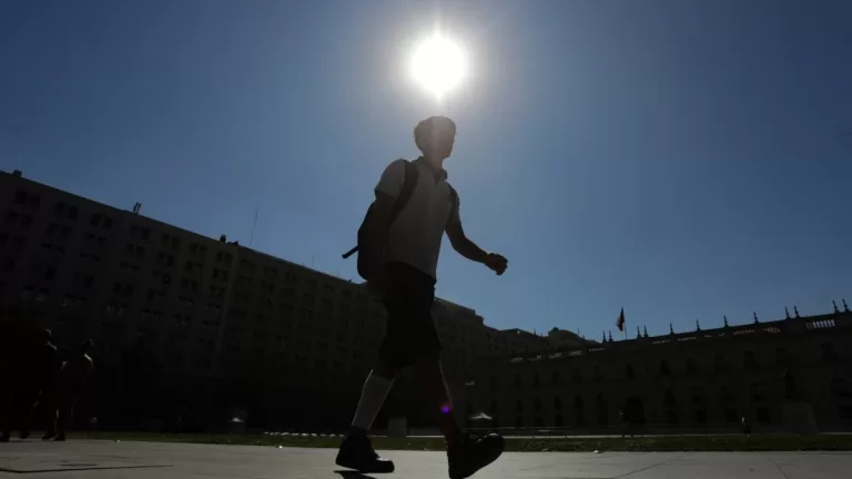 Nicolás Cruz Por Olas De Calor En La Region Metropolitana