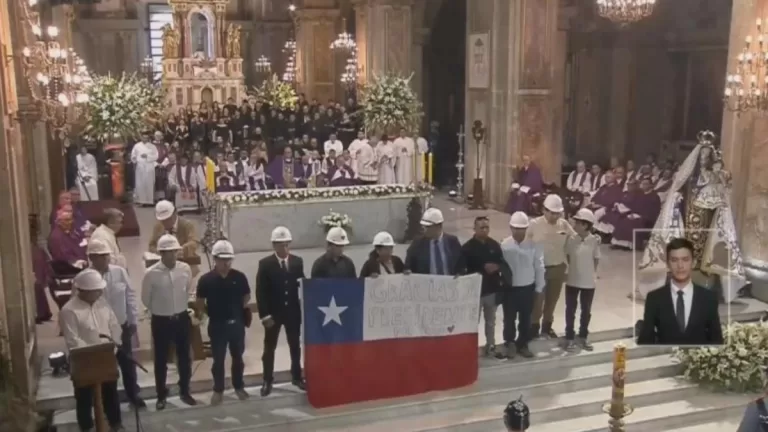 Mineros Le Agradecen A Sebastian Pinera En Su Funeral