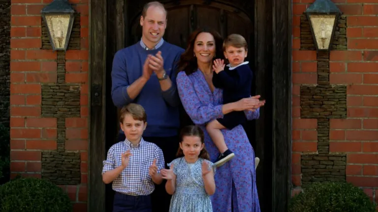 Kate Middleton se disculpa por manipular su foto del Día de la Madre junto a sus hijos