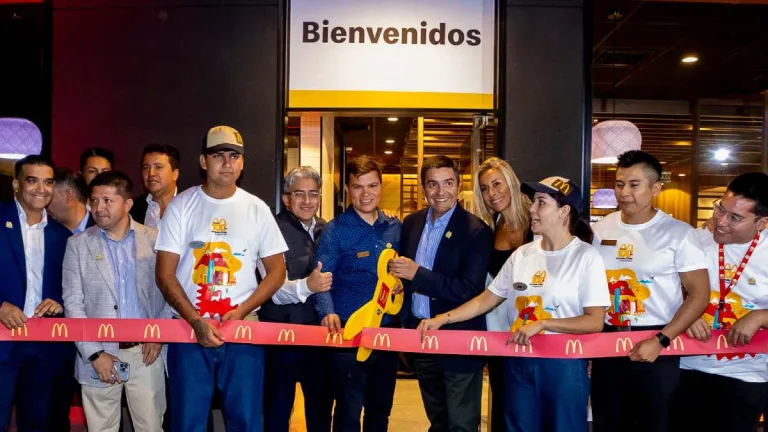 Mcdonalds Inaugura Su Tienda Numero 100 En Chile