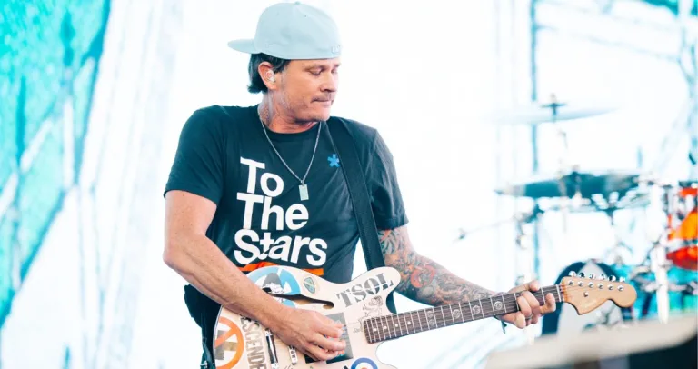 Tom Delonge (1)