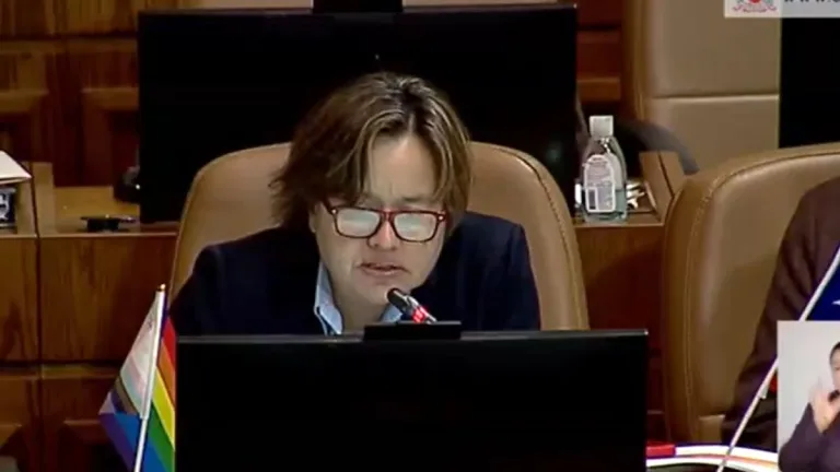 Diputada Riquelme Se Desmaya