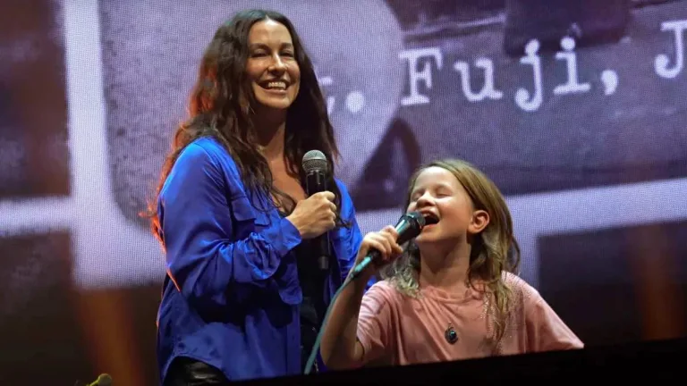 Alanis Morissette Onyx