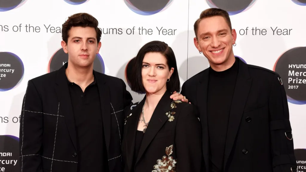 The Xx Se Reunió Por Primera Vez En Casi Seis Años En Glastonbury 2024