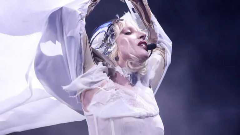 Lady Gaga Copacabana