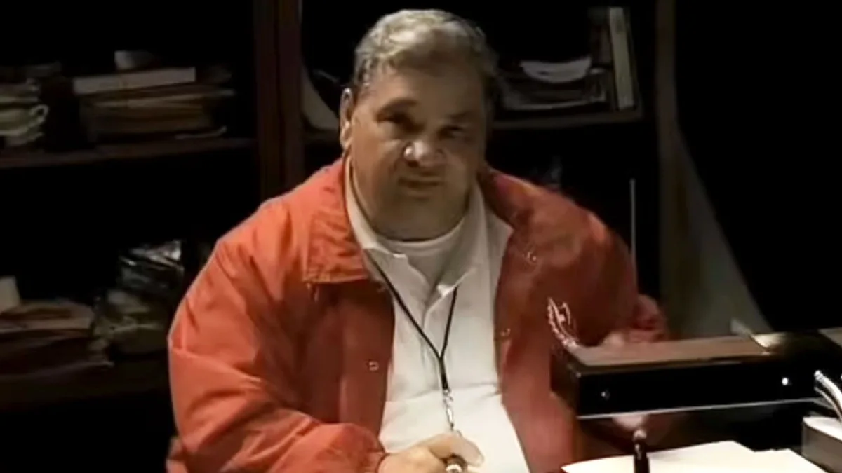 Charley Scalies En The Wire