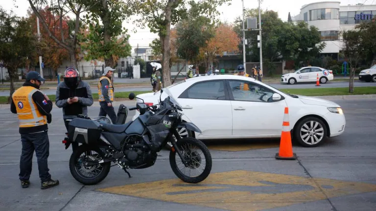 Restricción vehicular hoy, jueves 15 de mayo de 2025: estos autos no pueden circular en Santiago
