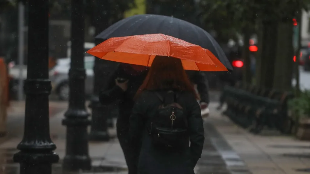 Lluvia En Santiago