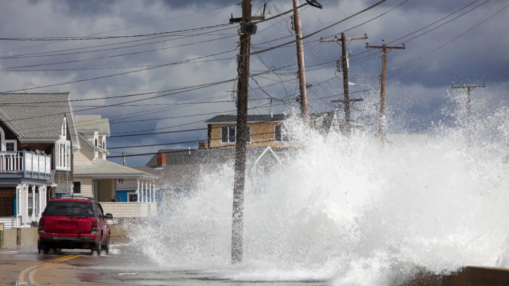 Arribo De Olas Alerta Roja Tsunami