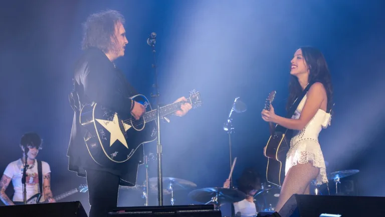 Robert Smith Olivia Rodrigo