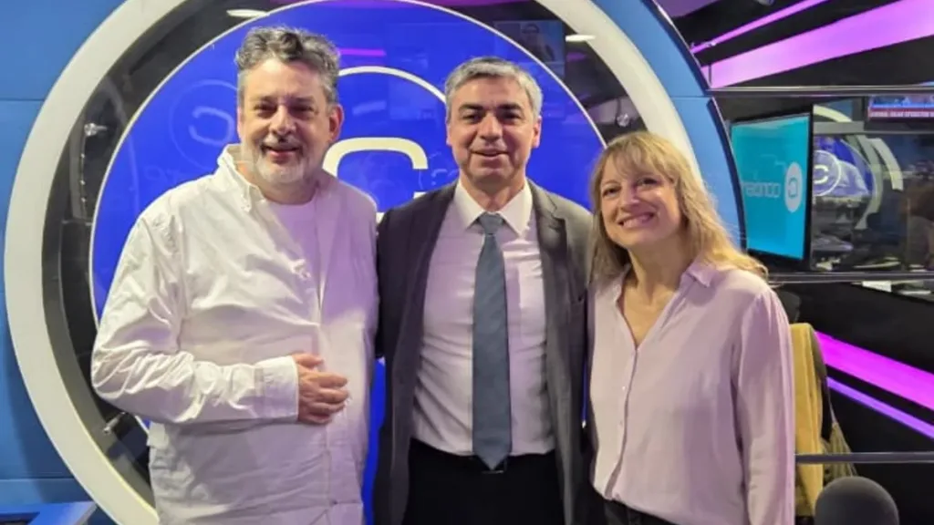 de izquierda a derecha Marco Silva, Dr. Ivan Saez y Natalia del Campo