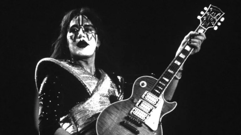 Muere Ace Frehley