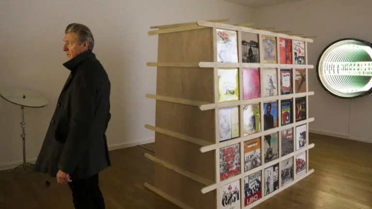 Iván Navarro, Hueso Records