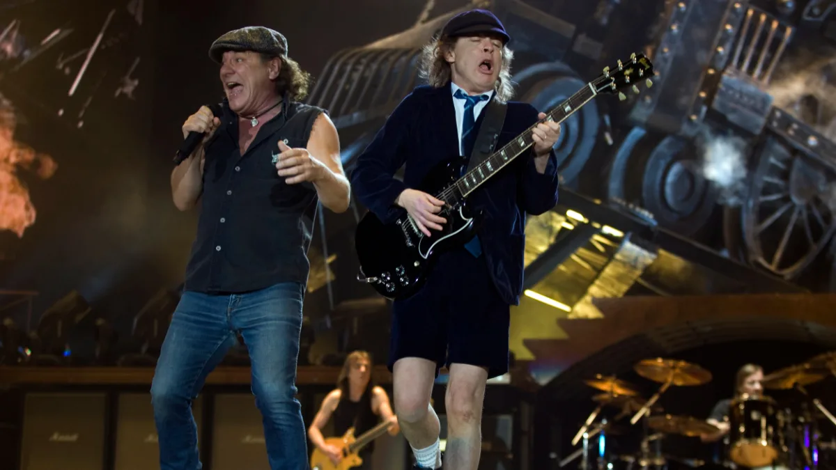 Cuando el trueno no sonó: el año en que AC/DC no tocó en Chile — Radio ...