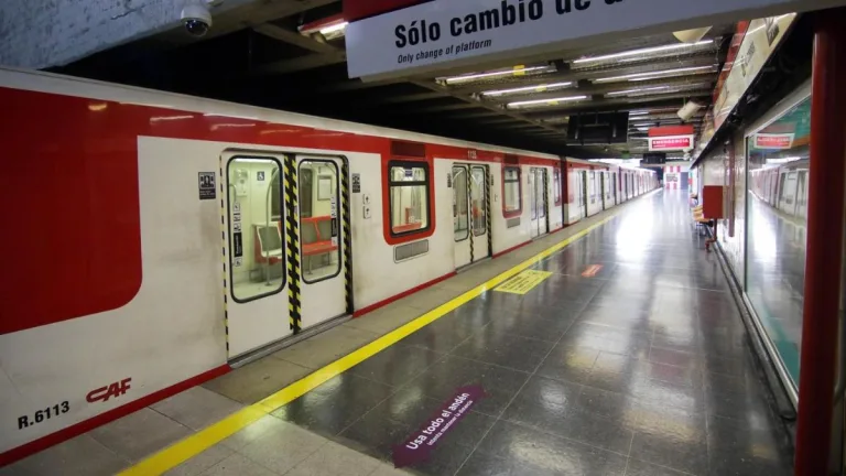 Metro de Santiago, Shakira