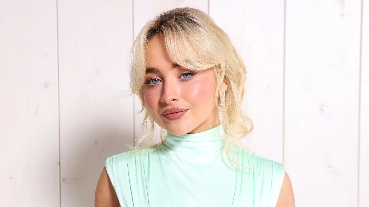 Sabrina Carpenter podría ser la nueva “Alicia” en una versión moderna del clásico de Lewis Carroll