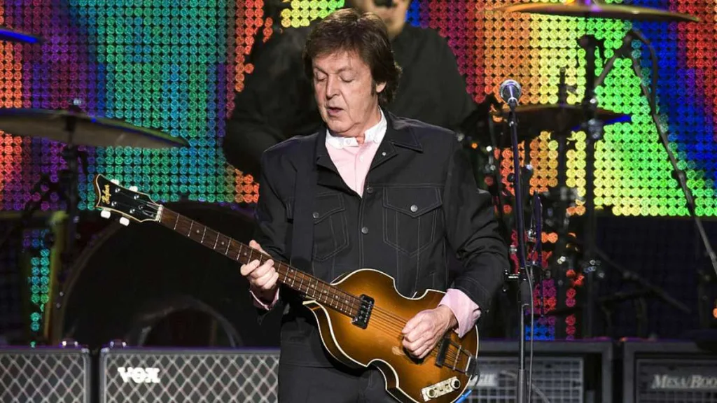 Paul McCartney Hofner