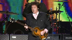 Paul McCartney Hofner