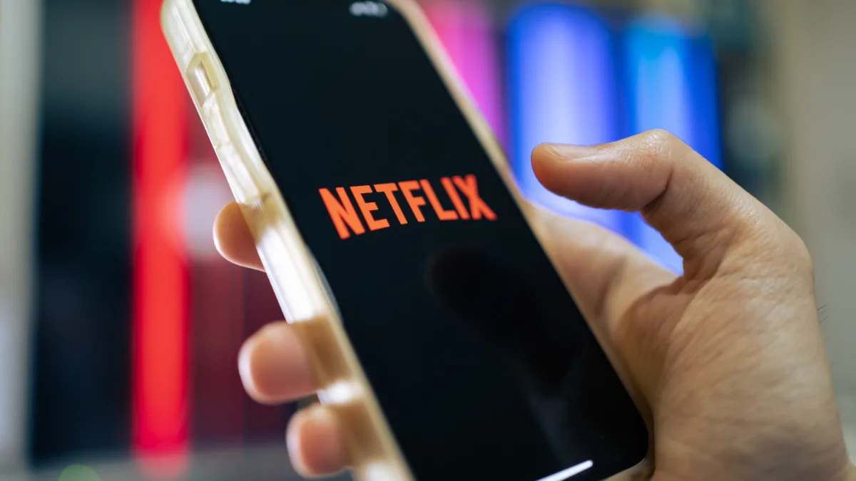 Abril se llena de estrenos en Netflix: estas son las series y películas ...