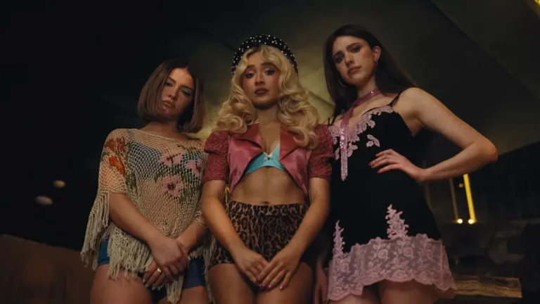 Sabrina Carpenter (2)