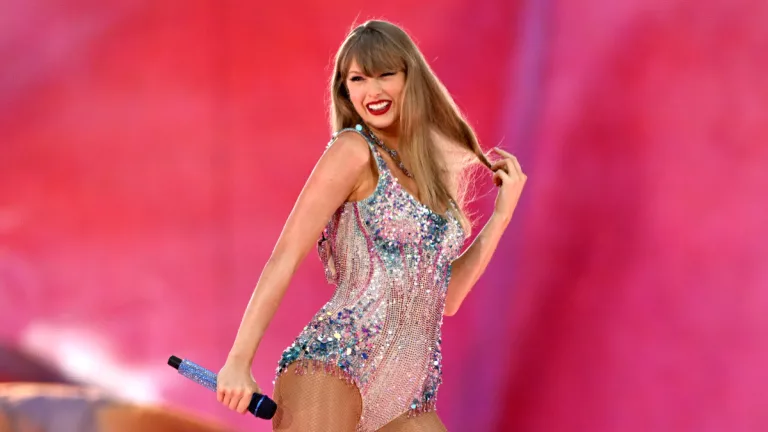 Taylor Swift (1)