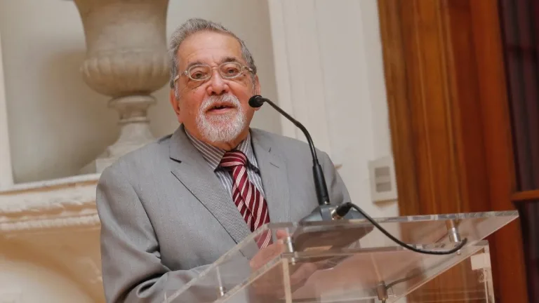 Fallecimiento De Abraham Santibáñez
