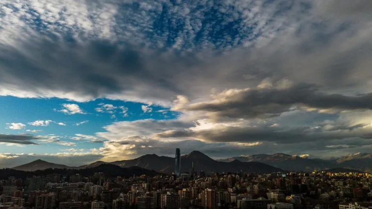 Récord De Lluvia En Santiago