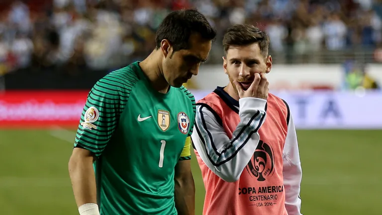 Lionel Messi Claudio Bravo