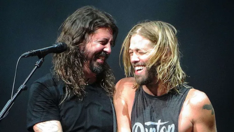 Dave Grohl Taylor Hawkins (1)