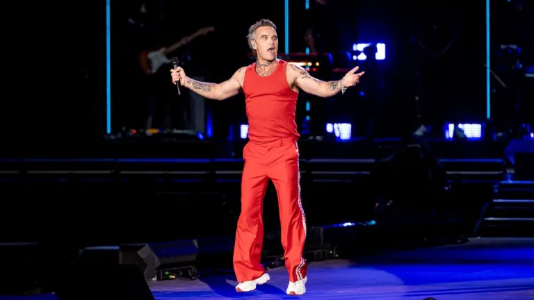 Robbie Williams Y Amalia Granata